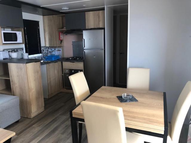 Mobilhome Canet En Roussillon - Canet Plage Loc Canet-en-Roussillon Exterior foto